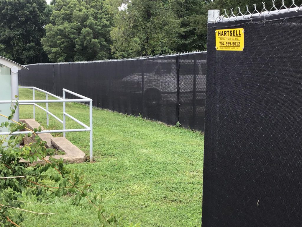 Chain-link with Windscreen
